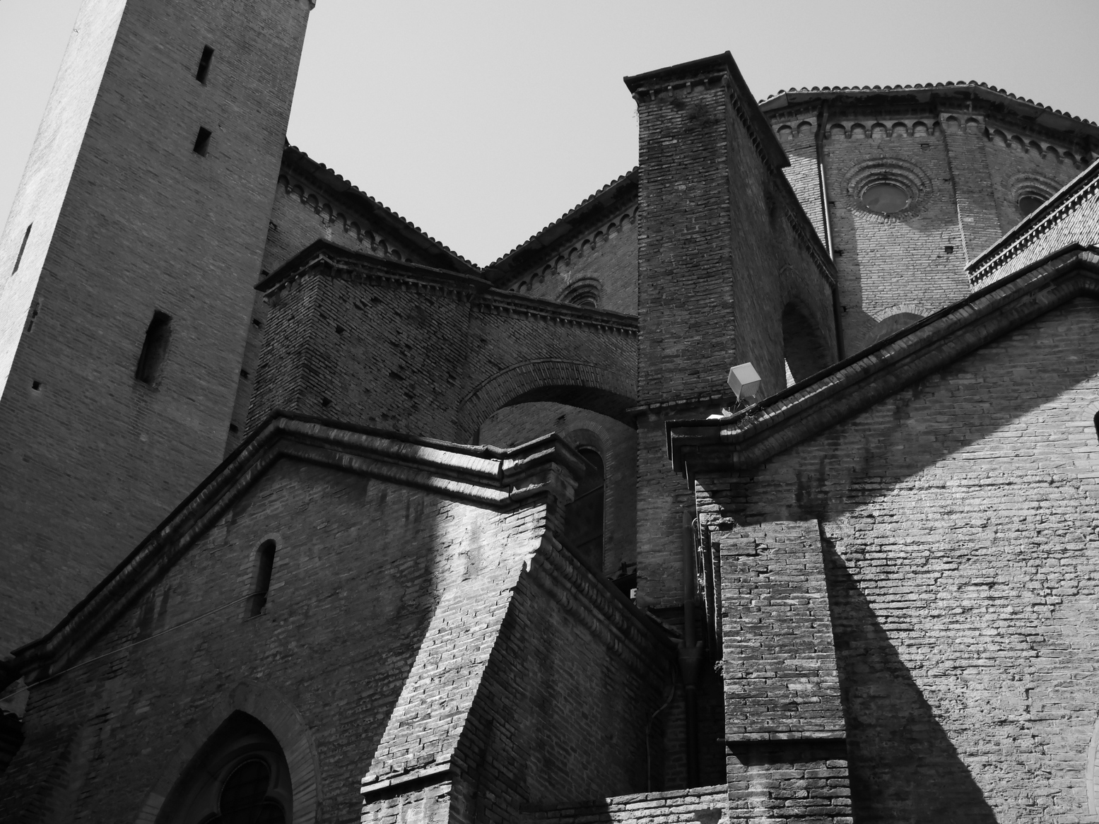 Una strana immagine della Basilica di San Francesco