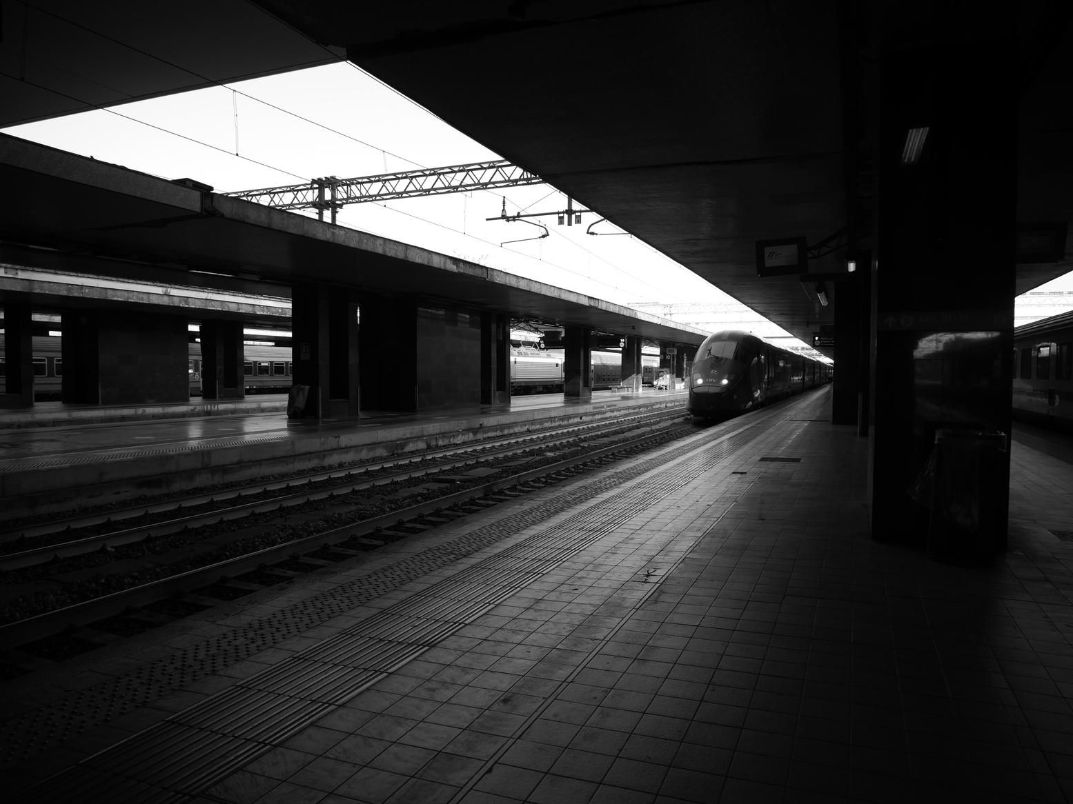 Un treno in partenza dalla stazione Termini